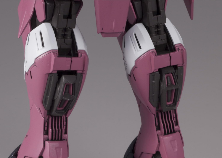 Bandai MG 1/100 ZGMF-X09A Justice Gundam
