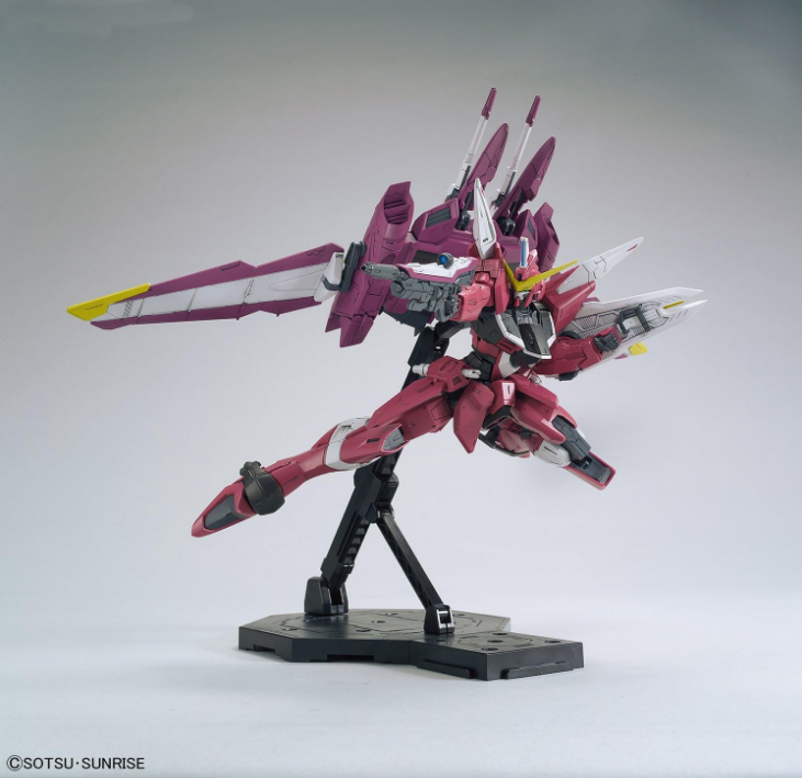 Bandai MG 1/100 ZGMF-X09A Justice Gundam