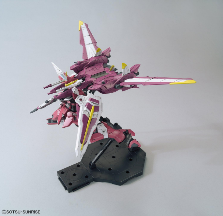 Bandai MG 1/100 ZGMF-X09A Justice Gundam