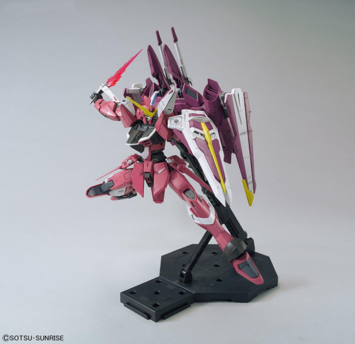 Bandai MG 1/100 ZGMF-X09A Justice Gundam