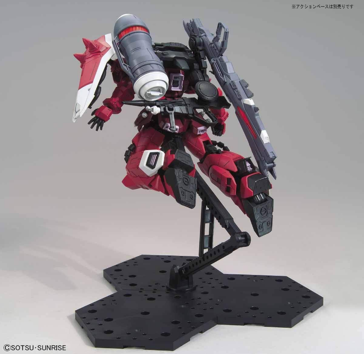 Bandai MG 1/100 Gunner Zaku Warrior (Lunamaria Hawke Custom)