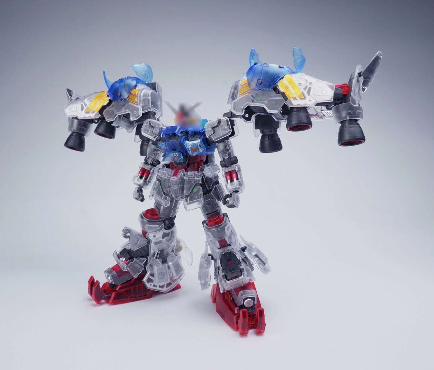 Solomon 1/100 GP02A Physalis (w/ Clear Armor & MLRS Backpack)
