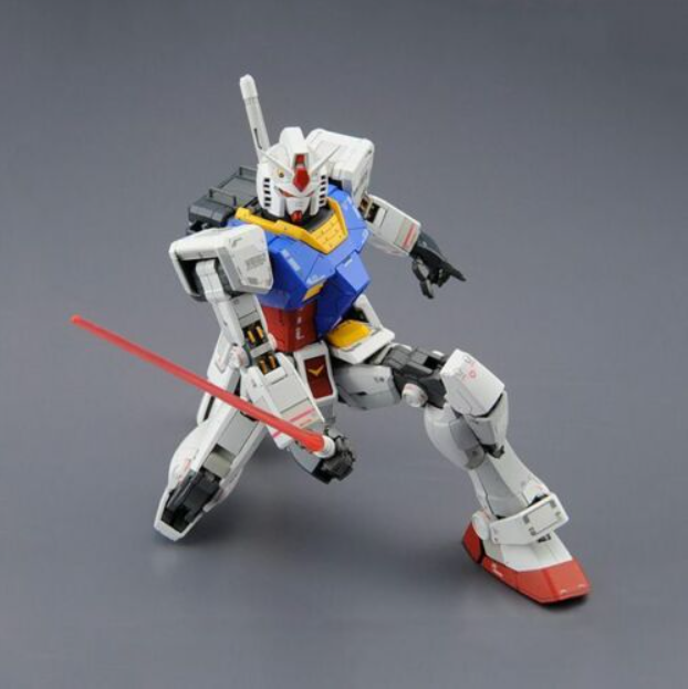 Bandai MG 1/100 Gundam RX-78-2 Version 3.0