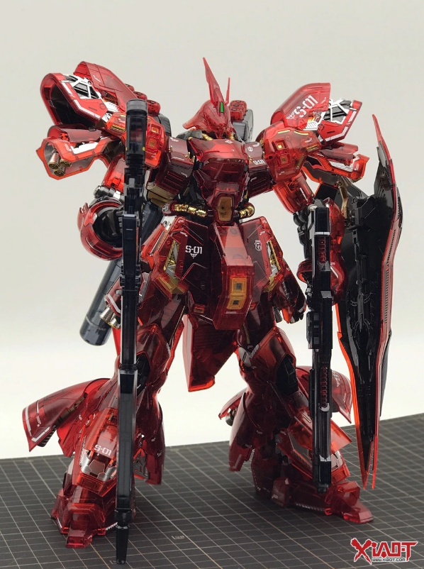 Daban MG 1/100 MSN-04 Sazabi  (Clear Color)