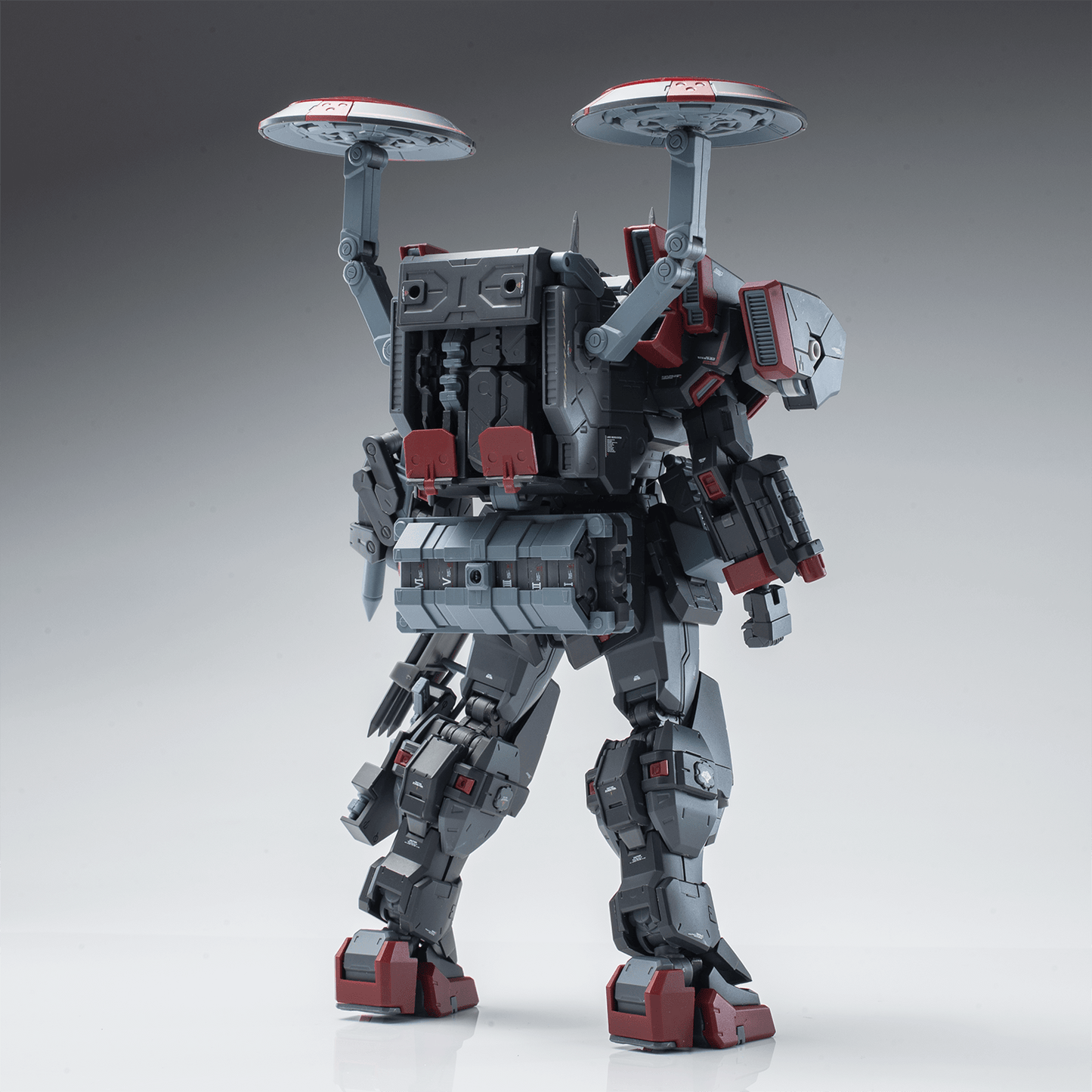Cold Steel 1/100 RX-80BR Famine Model Kit