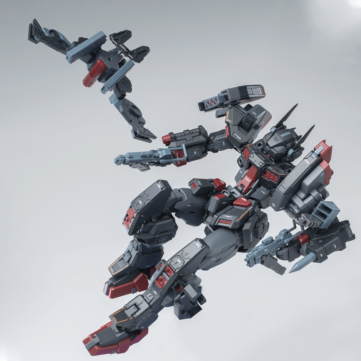 Cold Steel 1/100 RX-80BR Famine Model Kit