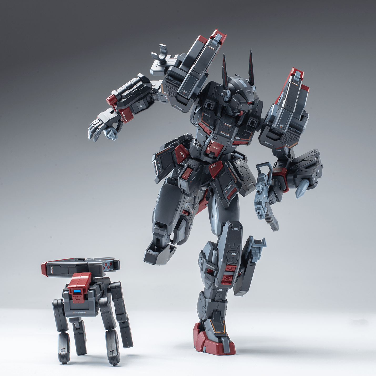 Cold Steel 1/100 RX-80BR Famine Model Kit