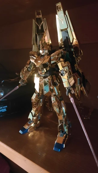 Daban 6642S MG 1/100 Phenex Gundam (Narrative Ver.)