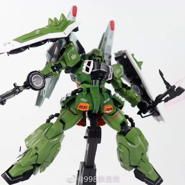 Daban MG 1/100 Blaze Zaku Warrior Model Kit