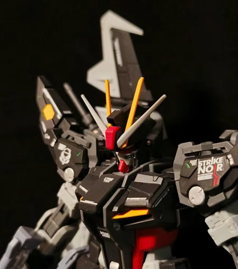 Dragon Momoko MG 1/100 GAT-X105E Strike Noir