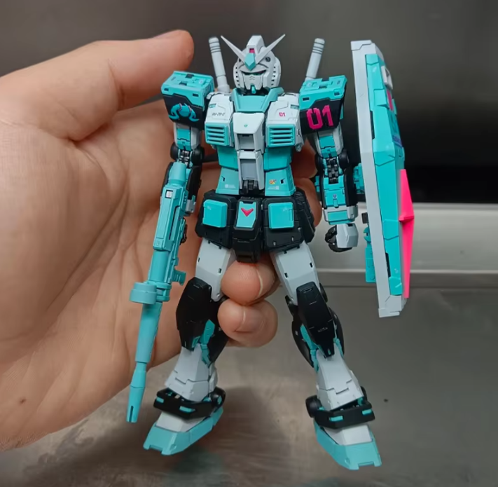 XFS 1/144 RG RX-78-2 Gundam 2.0  [Hatsune Miku Ver.]