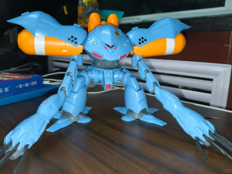 Xie Lao Ban 1/100 Hygogg Model Kit